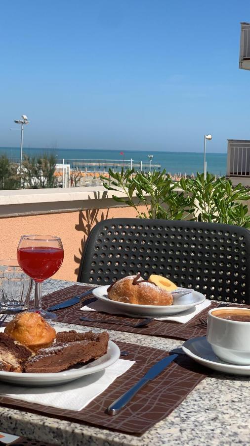 Hotel Alexander Resort Ρίμινι Εξωτερικό φωτογραφία