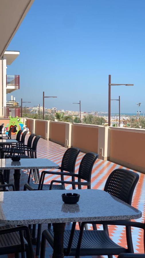 Hotel Alexander Resort Ρίμινι Εξωτερικό φωτογραφία