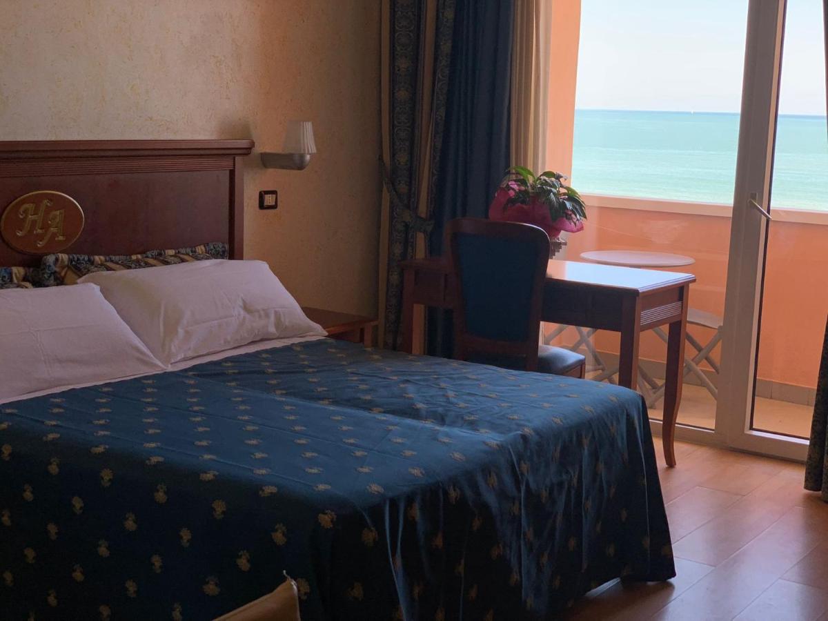 Hotel Alexander Resort Ρίμινι Εξωτερικό φωτογραφία
