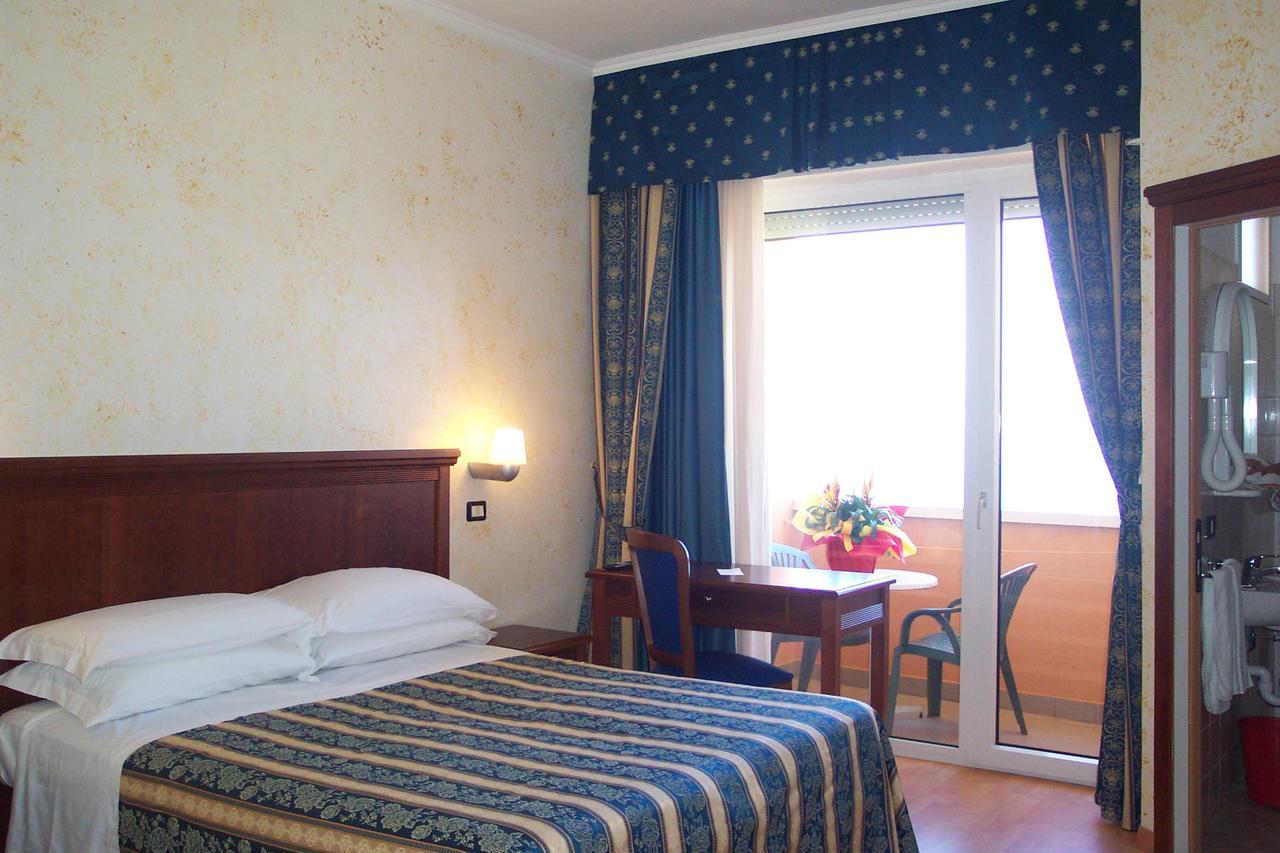 Hotel Alexander Resort Ρίμινι Εξωτερικό φωτογραφία