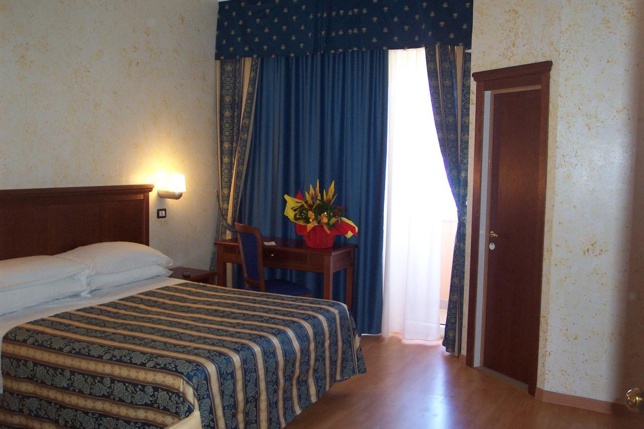 Hotel Alexander Resort Ρίμινι Εξωτερικό φωτογραφία