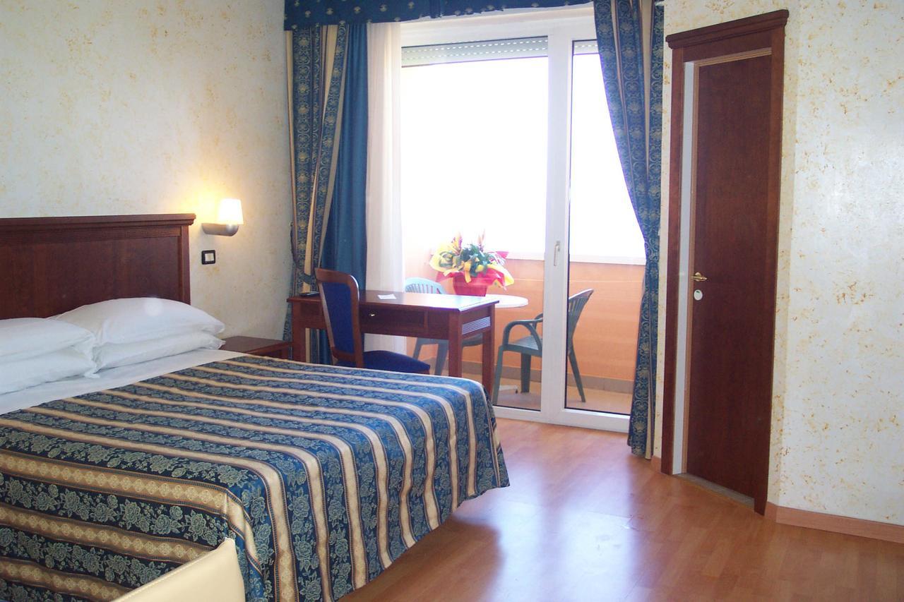 Hotel Alexander Resort Ρίμινι Εξωτερικό φωτογραφία