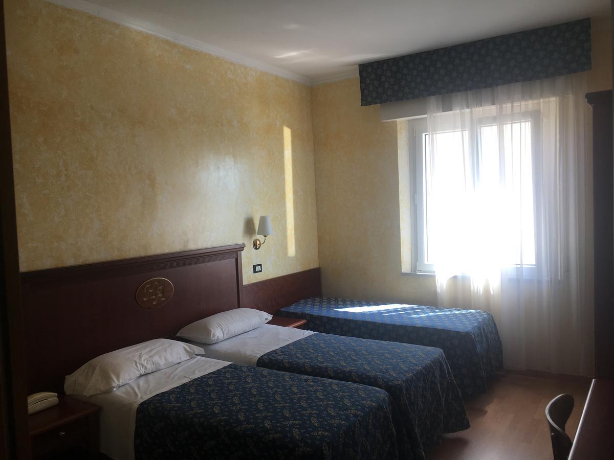 Hotel Alexander Resort Ρίμινι Εξωτερικό φωτογραφία
